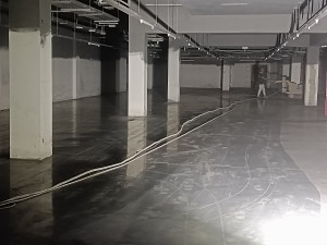 南京大华建设集团2.6万方金刚砂固化 地面修补 龟裂纹修复项目由南京伊洁特斯公司施工中