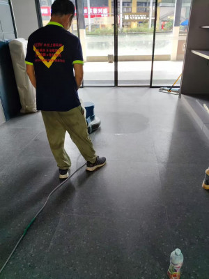 江苏省清洁服务行业协会副会长单位南京伊洁特斯公司完成桃花园著澜院地面污染修复 地面石材污渍处理项目