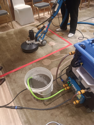 南京金陵江滨酒店地毯无刷清洁 大理石养护抛光项目由南京伊洁特斯环境科技有限公司完成